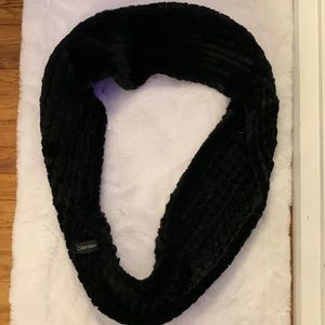 NWT Calvin Klein faux fur infinity scarf